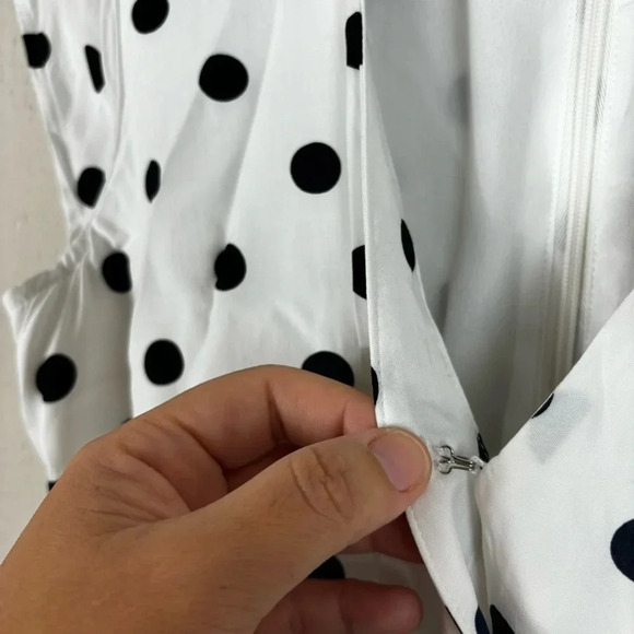 J Crew Cap Sleeve White Black Polka Dots Dress Ruffled Front V- Neck size 6 - Picture 14 of 16